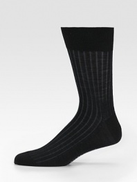 Soft merino wool is combined with skin-friendly cotton to create a ribbed design with a two-toned effect. Ribbed topline Hand-linked toeMid-calf height64% merino wool/20% cotton/16% polyamideMachine washMade in Germany