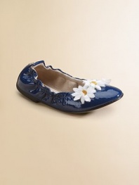 Sweet fabric daisies crest the toes of these soft, supple scrunch flats in gleaming patent leather.Patent leather upper Elasticized topline for easy on/off and an excellent fit Full leather lining Leather sole Imported