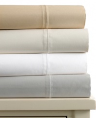 Slip into luxury. Sumptuously smooth 800-thread count Egyptian cotton transforms your bed into an indulgent oasis with this Charter Club sheet set. Flat sheet and pillowcases are finished with hemstitch detail.