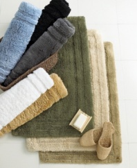 Pamper your toes with the plush Regent rugs. Constructed of a luxuriously soft and ultra-absorbent blend of smooth combed cotton and rayon from bamboo.