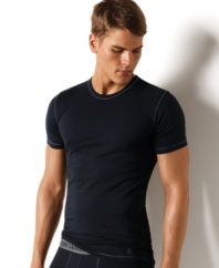 Crafted in stretch cotton jersey, this Polo Ralph Lauren T shirt gives you the freedom to make your move.