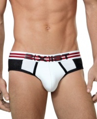 With no-show styling, these 2(x)ist briefs will keep you comfortably secure all day.