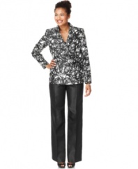 This petite special occasion suit by Le Suit features a stunning wrap-style printed jacket with a tie detail at the waist. The pants are elevated by a shantung texture and an amazing fit.