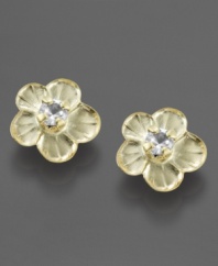 Flower power that's perfect for your favorite little girl. These lustrous 14k gold earrings feature sparkling cubic zirconia accents.