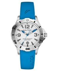 Explore new depths with this mid-sized diving watch from the experts at Nautica.