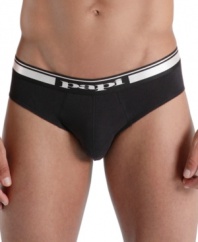 Sleek, sexy style and endless support make this low-rise brief from Papi a great choice for your everyday wardrobe.