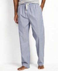 Buoy your bedroom style with these print woven pajama pants from Nautica.