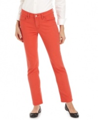 Colorful denim works wonders for a closet full of neutrals. Levi's petite, skinny-leg jeans are just the antidote!
