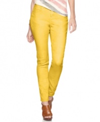 The skinniest fit in a vibrant wash is so on-trend for spring. Create a hot ensemble with this great look from DKNY Jeans!