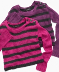She may not be famous but can still dress like she is in this lush sweater from Jessica Simpson. From the button detail to the vibrant colors, this sweater is bound to have her waving to a crowd in no time. (Clearance)
