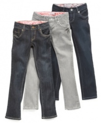With a slim, straight fit, these Levi's jeans can keep up with her every move sans excess bulk.