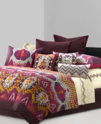 A traditional embroidered zigzag upon 300-thread count cotton sateen brings more inviting texture to the Chapan bedding ensemble from N Natori. Coordinate with the Chapan bedding ensemble for style that wakes up your decor with color.