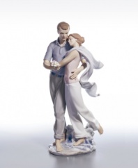 Lladro enthusiasts have long appreciated the skilled artisans of who are able to capture everyday human emotions through carefully crafted porcelain creations. The You're Everything to me figure celebrates love in a casual, beach setting making it the perfect gift for a wedding or anniversary.