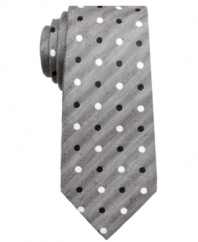 Pair your patterns in one easy motion. This Ben Sherman skinny tie makes it happen with cool confidence.