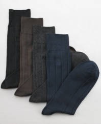Start the workweek off on the right foot. These luxuriously smooth moisture-control socks from Perry Ellis keep you cool and comfortable every day of the week.