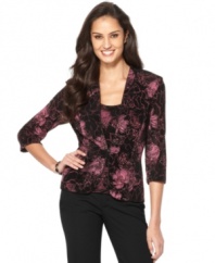 A petite jacket and top with a floral print with chic metallic detail will be the highlight of your next special occasion! Pair with your favorite dressy pants or a long skirt for the next wedding or formal event on your calendar.