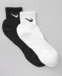 Get the fit that fits right into your active lifestyle with Nike's comfortable and convenient six pack of breathable cotton socks.