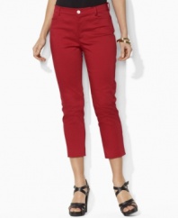 Crafted in lustrous cotton sateen with a hint of stretch for comfort, Lauren by Ralph Lauren's classic petite pant is rendered in a chic ankle-length silhouette for modern style.