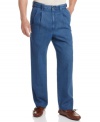 Classic style merges with true comfort. With an expandable waistband, these Haggar pants redefine fit.