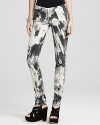Go for bold in these True Religion skinny jeans, emblazoned with a bohemian-cool tie-dye print.