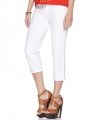 A bright white wash and cuffed, cropped leg is an essential springtime look from DKNY Jeans. Pair these petite jeans with a vibrant top and chunky sandals for the ultimate in everyday style.
