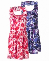 Hold up. She'll make chic look easy in this breezy floral halter dress from Epic Threads.