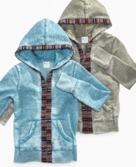 These lovable layers from Roxy will have her in adorable style from head to toe.