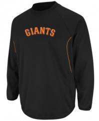 Extra innings. Be prepared to cheer your favorite San Francisco team all the way to the end with this comfy Giants MLB fleece with Therma Base technology from Majestic.