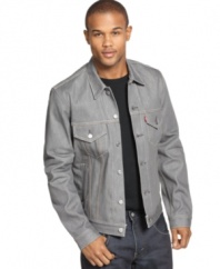 Top off your look with the ultimate rebel style, refashioned for every man. This Levi's jacket has just enough edge.