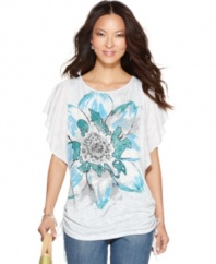 This petite top by Style&co. features an interesting graphic flower print and flattering ruching at the sides. Pair with your favorite denim for a complete weekend look.