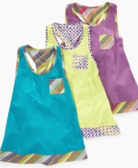 Quick-change artist. She'll love being able to be seen in sweet solids one minute and pretty patterns the next with this reversible tank from Jessica Simpson. (Clearance)