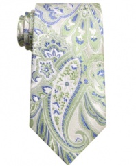 A silk paisley pattern gives this Geoffrey Beene tie a touch of modern style.