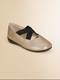 Ballet-inspired flats with contrast criss-cross straps.Slip-on styleElastic criss-cross strapsSynthetic leather upperLeather liningRubber soleLeather insoleImported