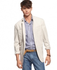 Take your look up or down with this versatile blazer from Kenneth Cole Reaction.