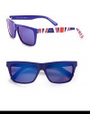 A design of true jubilation, this patriotic style features a classic frame in lightweight acetate. Available in blue with blue sky mirror lens. Logo accented Union Jack printed temples100% UV protectionMade in Italy 