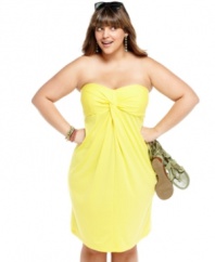 Score a super-cute cover-up for your spring break with Extra Touch's strapless plus size dress!
