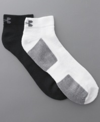 Less is more. Keep it simple in these low-cut socks from Under Armour.