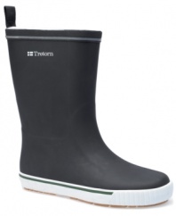 Don't let a little rain spoil your day at the office because of faulty men's boots. These lightweight and super supportive rubber boots for men from Tretorn make sure you're dry on your daily commute.
