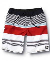 In an iconic trio of hues, these Quiksilver board shorts are an all-American classic with a cool twist.