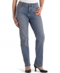 A slimming tummy panel and stretch fabric make these straight-leg light wash petite Levi's jeans superbly flattering!