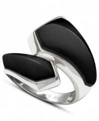 Retro chic. This savvy statement ring features stacked onyx stones (10 ct. t.w.) in a funky sterling silver wrap band. Size 7.