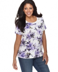 Refresh your weekend wear this season with Karen Scott's short sleeve plus size top, featuring a floral print-- it's an Everyday Value!