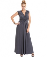 Take your look to great lengths with Love Squared's sleeveless plus size maxi dress, accentuated by a knotted front.