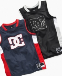 Baller. He'll be ready to step on the court in this jersey-style tank made of breathable fabric from DC Shoes.