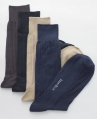 Start your workweek with a touch of luxury. These sleek ribbed socks from Perry Ellis exude handsome sophistication.