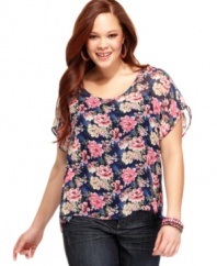 Look on-trend from all angles with Belle Du Jour's short sleeve plus size top, featuring a floral-printed front and lace back.