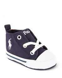 A cute classic for your preppy baby boy, the hi-top Montauk sneaker is crafted in breathable canvas and features a 2-ring lace up closure for easy on-off.