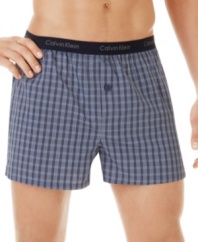Less bulky than the classic boxer, this woven cotton underwear features a slim fit and soft feel.