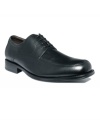 Molded for comfort and style, these timeless cap toe oxford men's dress shoes from Johnston & Murphy put the finishing touches on any well-constructed look.