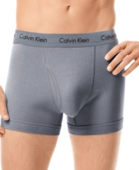 Stay secure and comfortable with these movement-friendly stretch boxer briefs from Calvin Klein.